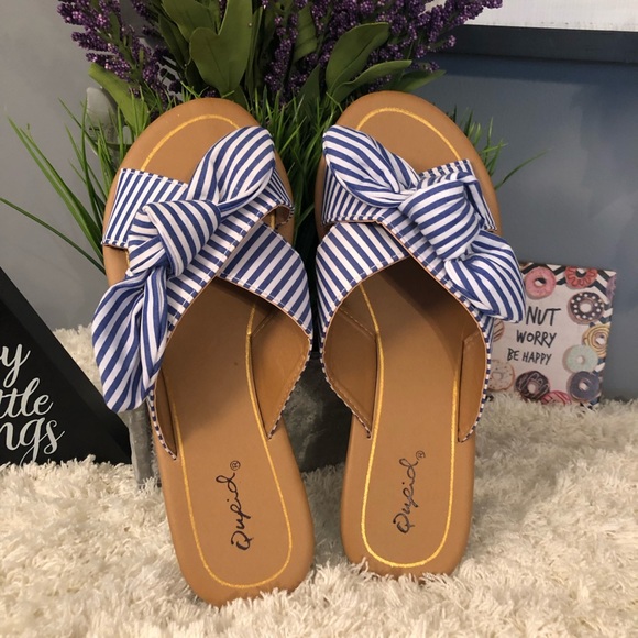 🎉HP🎉FINAL PRICE! Blue & White Bow Sandals!! - Picture 5 of 8